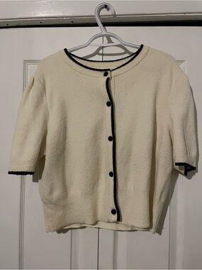 3/$30 Marled Cream Short-Sleeve Cardigan with Black Trim